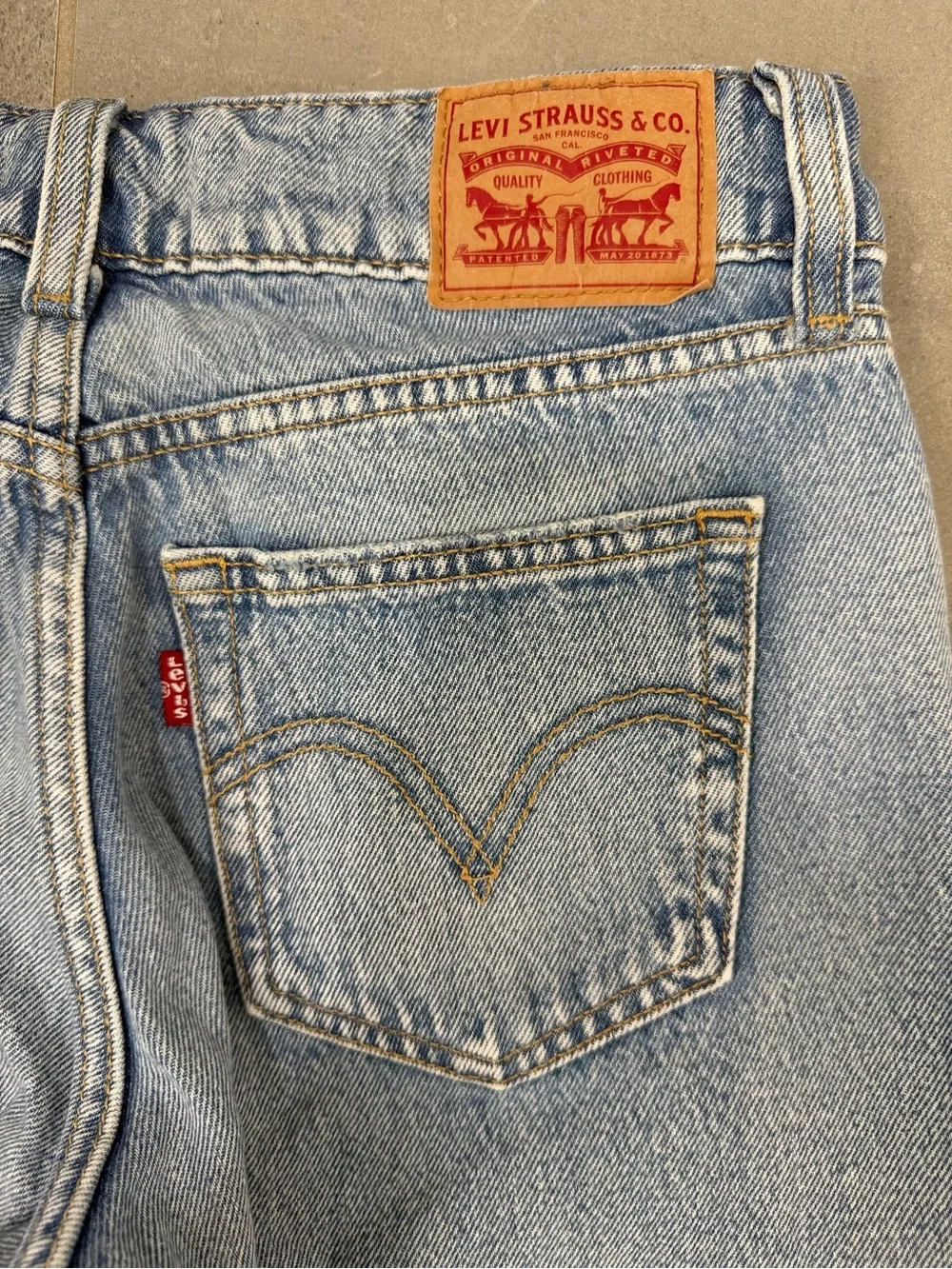 Levi's Lowrise Superlow Lightwash straight leg loose baggy blue denim jeans
